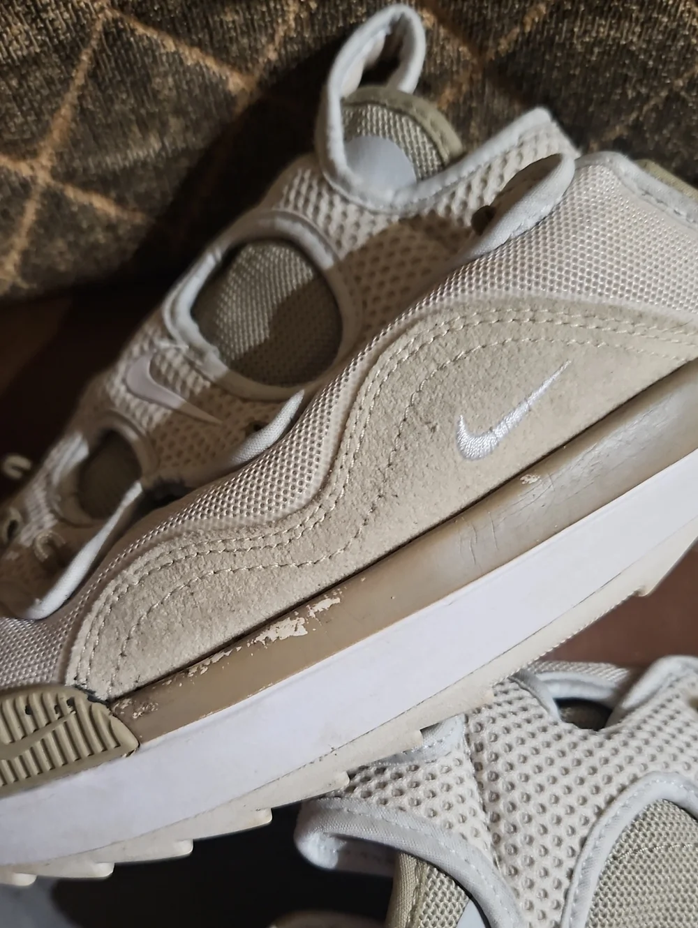 Nike Men's Beige and White Slide Sandal Sneakers